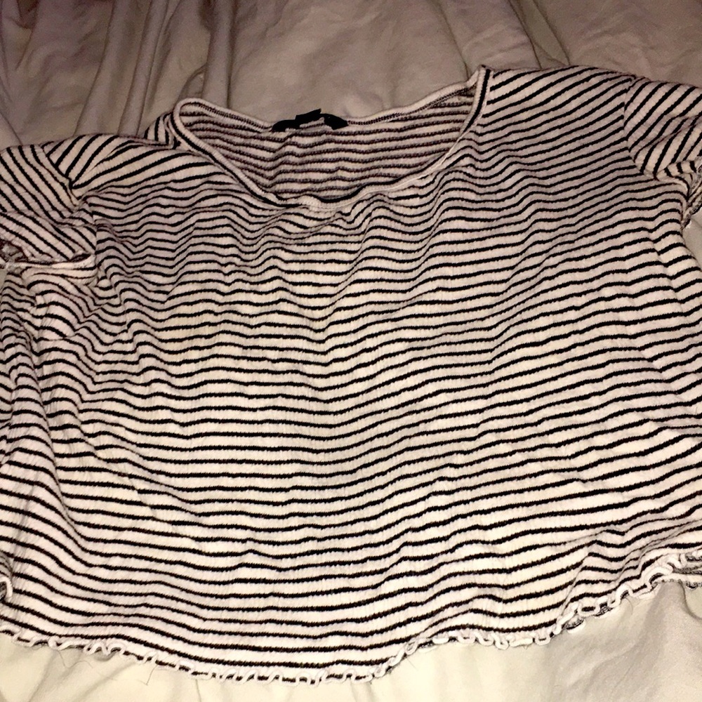 cropped black/ white stripped top